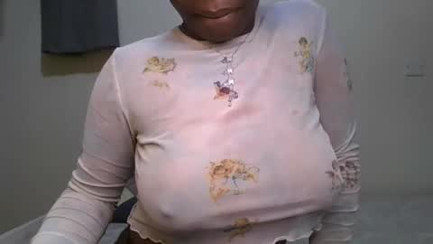 pretty_shila online show from 10-15-25, 02:50