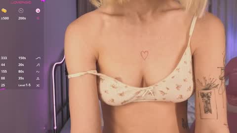 Snapshot of pretty_smile_baby chatting on 05-30-26, 05:59 pretty smile baby online show from 05-30-26, 05:59