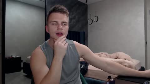 Snapshot of pretty_sweety chatting on 10-07-25, 03:14 Justin online show from 10-07-25, 03:14