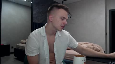 Snapshot of pretty_sweety chatting on 10-20-25, 05:35 Justin online show from 10-20-25, 05:35