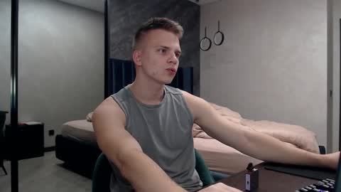 Snapshot of pretty_sweety chatting on 10-23-25, 03:50 Justin online show from 10-23-25, 03:50