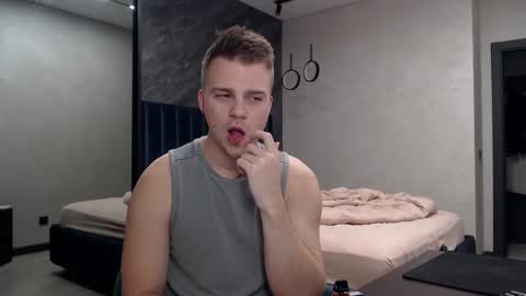 Snapshot of pretty_sweety chatting on 11-01-25, 07:49 Justin online show from 11-01-25, 07:49