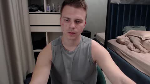 Snapshot of pretty_sweety chatting on 11-06-25, 03:40 Justin online show from 11-06-25, 03:40