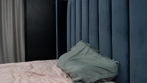 Snapshot of pretty_sweety chatting on 11-06-25, 10:10 Justin online show from 11-06-25, 10:10