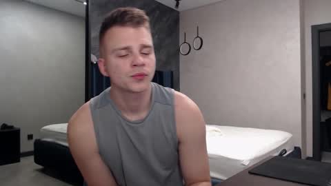 Snapshot of pretty_sweety chatting on 11-15-25, 04:25 Justin online show from 11-15-25, 04:25