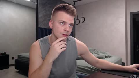 Snapshot of pretty_sweety chatting on 11-16-25, 01:28 Justin online show from 11-16-25, 01:28