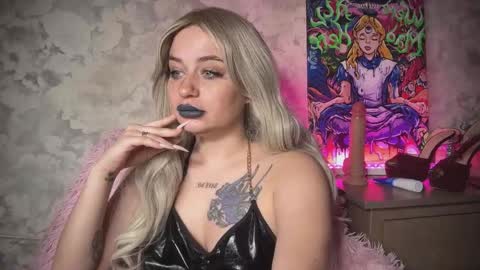 Snapshot of prettyaliceee chatting on 11-09-25, 03:27 Alice online show from 11-09-25, 03:27