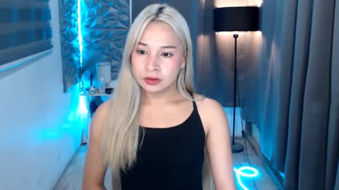 prettyallison_29 online show from 02-08-25, 11:13