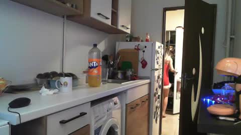 Snapshot of prettyalmaa chatting on 12-25-24, 12:05 Alma online show from 12-25-24, 12:05