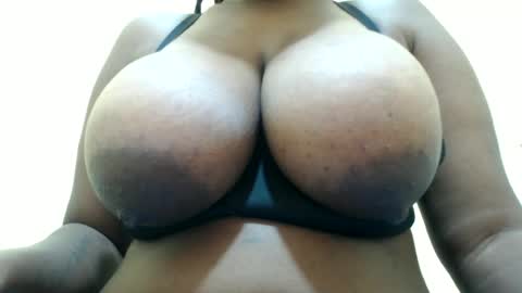 Snapshot of prettybabie12 chatting on 07-08-26, 07:07 prettybabie12 online show from 07-08-26, 07:07