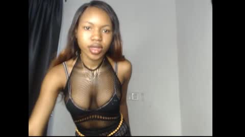 Snapshot of prettybaby6 chatting on 03-25-26, 05:30 helen online show from 03-25-26, 05:30