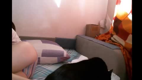 Bella online show from 10-17-25, 04:59