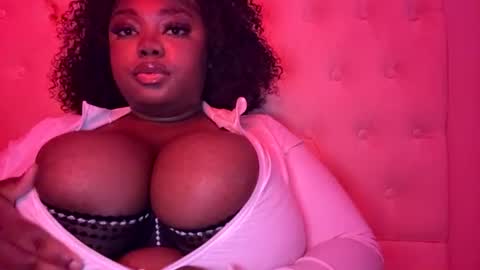 Snapshot of prettyblackbitchh chatting on 07-21-26, 11:01 prettyblackbitchh online show from 07-21-26, 11:01