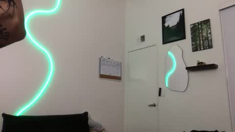 pretty boy online show from 11-10-25, 06:34