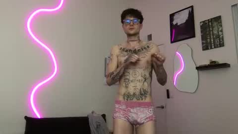 pretty boy online show from 12-15-25, 03:33