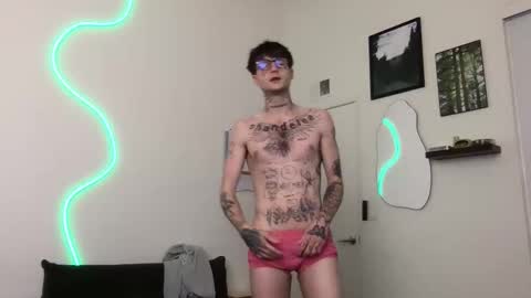pretty boy online show from 12-19-25, 03:46