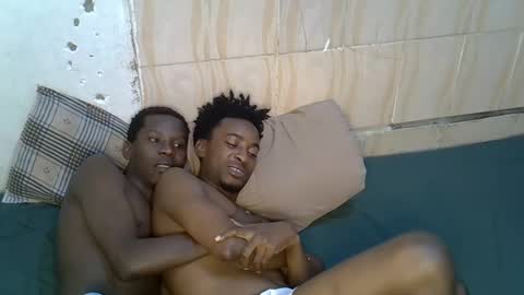 prettyboyz11 online show from 09-09-25, 01:38