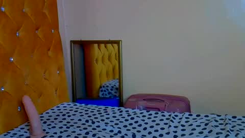 Snapshot of prettycandy0 chatting on 03-08-26, 04:22 prettycandy0 online show from 03-08-26, 04:22