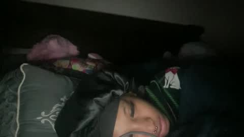 Snapshot of prettyfacefemale chatting on 03-17-26, 10:40 prettyfacefemale online show from 03-17-26, 10:40