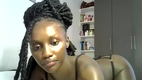 Snapshot of prettygee21 chatting on 04-07-26, 08:59 Pretty darkskin doll online show from 04-07-26, 08:59