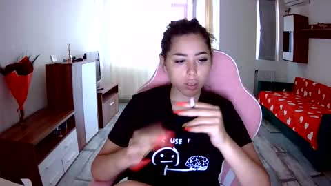 prettyjulliette online show from 09-25-25, 12:31