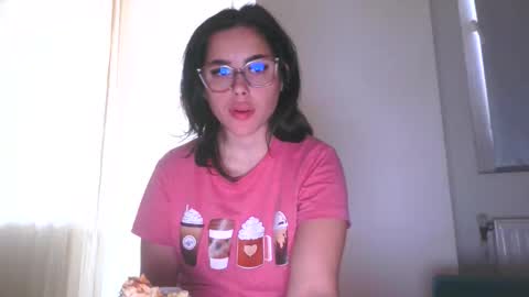 prettyjulliette online show from 10-26-25, 02:23