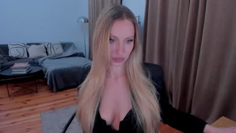 Snapshot of prettyk1ller chatting on 04-19-26, 11:29 Eva online show from 04-19-26, 11:29
