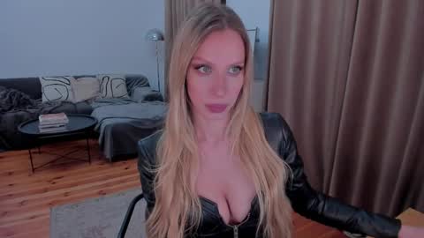 Snapshot of prettyk1ller chatting on 05-14-26, 11:22 Eva online show from 05-14-26, 11:22