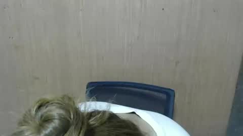 Snapshot of prettykate_04 chatting on 02-27-25, 11:31 Kate online show from 02-27-25, 11:31