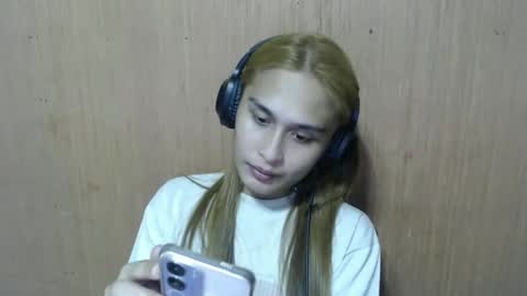 Snapshot of prettykate_04 chatting on 03-03-25, 03:53 Kate online show from 03-03-25, 03:53