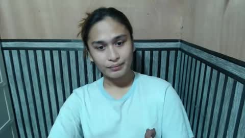 Snapshot of prettykate_04 chatting on 10-15-25, 01:28 Kate online show from 10-15-25, 01:28