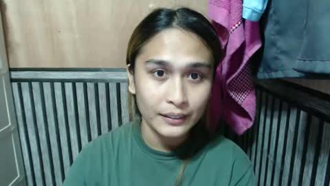 Snapshot of prettykate_04 chatting on 10-22-25, 07:19 Kate online show from 10-22-25, 07:19