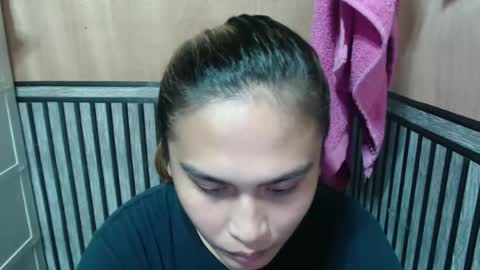 Snapshot of prettykate_04 chatting on 10-23-25, 04:12 Kate online show from 10-23-25, 04:12