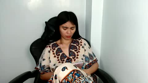 Snapshot of prettylittle_lady chatting on 06-08-26, 06:36 prettylittle_lady online show from 06-08-26, 06:36