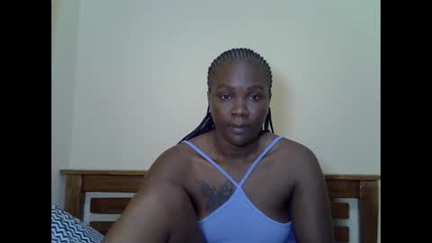LILIAN online show from 05-08-26, 01:55