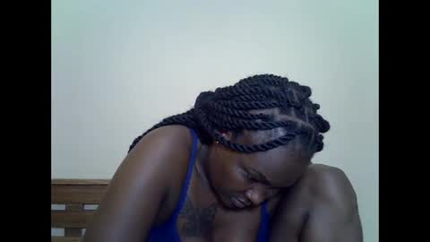 Snapshot of prettyliz30 chatting on 05-22-26, 06:24 LILIAN online show from 05-22-26, 06:24