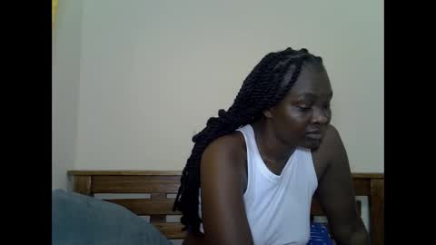 Snapshot of prettyliz30 chatting on 05-26-26, 12:17 LILIAN online show from 05-26-26, 12:17