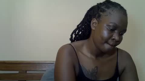 Snapshot of prettyliz30 chatting on 05-29-26, 10:46 LILIAN online show from 05-29-26, 10:46