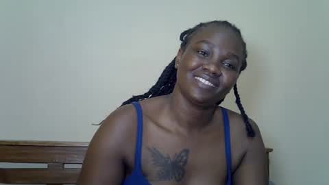 Snapshot of prettyliz30 chatting on 06-01-26, 06:20 LILIAN online show from 06-01-26, 06:20