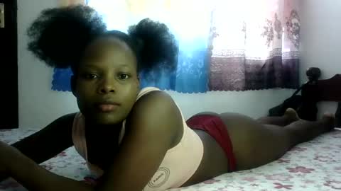 Snapshot of prettymelly_ chatting on 02-03-25, 01:19 Melly online show from 02-03-25, 01:19