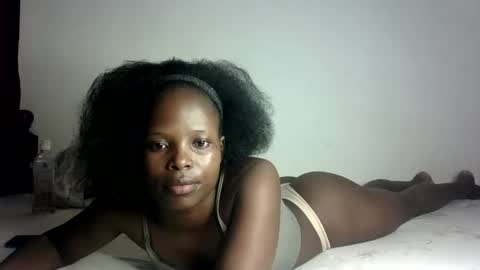 Snapshot of prettymelly_ chatting on 02-10-25, 06:56 Melly online show from 02-10-25, 06:56