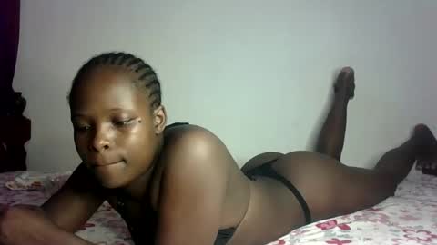 Snapshot of prettymelly_ chatting on 02-17-25, 01:21 Melly online show from 02-17-25, 01:21