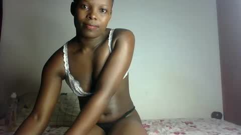 Snapshot of prettymelly_ chatting on 02-18-25, 06:58 Melly online show from 02-18-25, 06:58