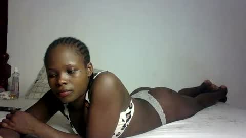 Snapshot of prettymelly_ chatting on 02-24-25, 06:47 Melly online show from 02-24-25, 06:47
