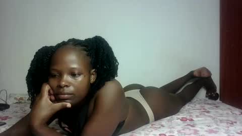 Snapshot of prettymelly_ chatting on 03-05-25, 01:52 Melly online show from 03-05-25, 01:52