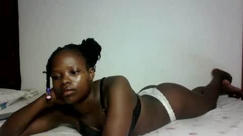 Snapshot of prettymelly_ chatting on 03-09-25, 12:21 Melly online show from 03-09-25, 12:21