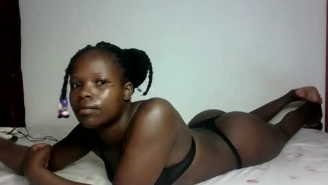Snapshot of prettymelly_ chatting on 03-10-25, 12:51 Melly online show from 03-10-25, 12:51