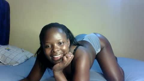 Snapshot of prettymelly_ chatting on 09-19-25, 06:19 Melly online show from 09-19-25, 06:19