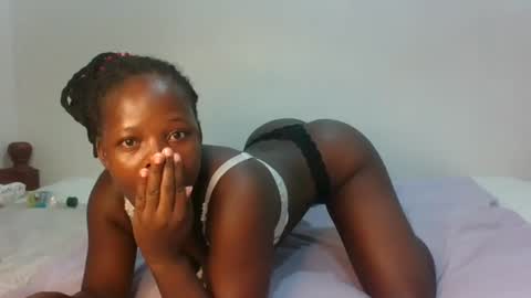 Snapshot of prettymelly_ chatting on 03-14-26, 01:12 Melly online show from 03-14-26, 01:12