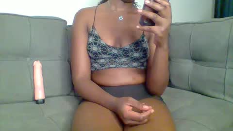 pretty queen online show from 10-30-25, 09:59